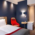 Express - By Ihg فندق كايزرسلاوترن