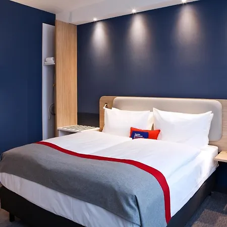 Express - By Ihg 3*