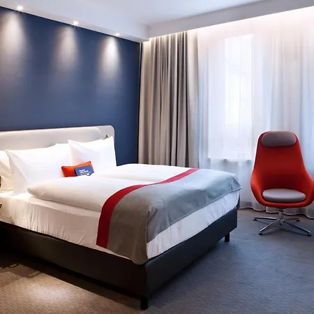 Отель Express - By Ihg 3*