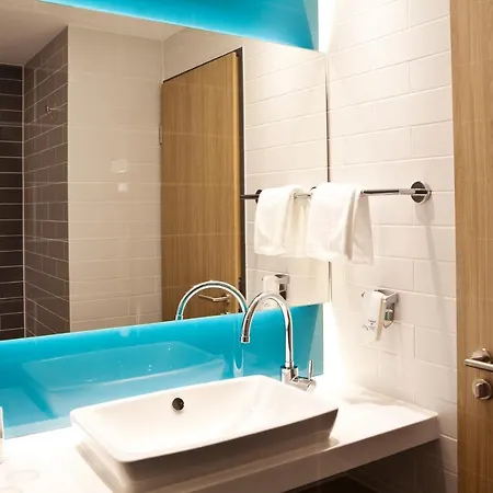 Express - By Ihg 3*