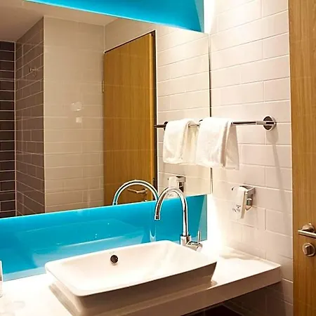Express - By Ihg Hotell 3*