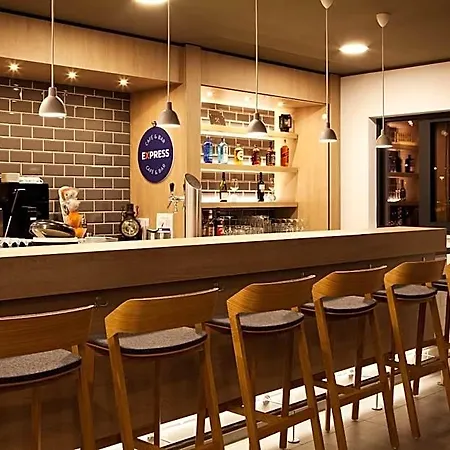 Hotell Express - By Ihg 3*