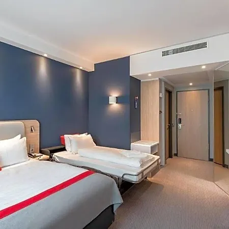 Express - By Ihg Hotell 3*
