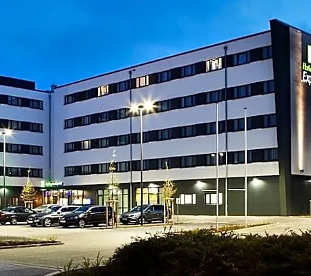 Express - By Ihg Hotell 3*
