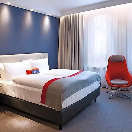 Express - By Ihg Hotel 3*