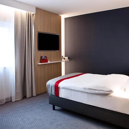 Express - By Ihg Отель 3*