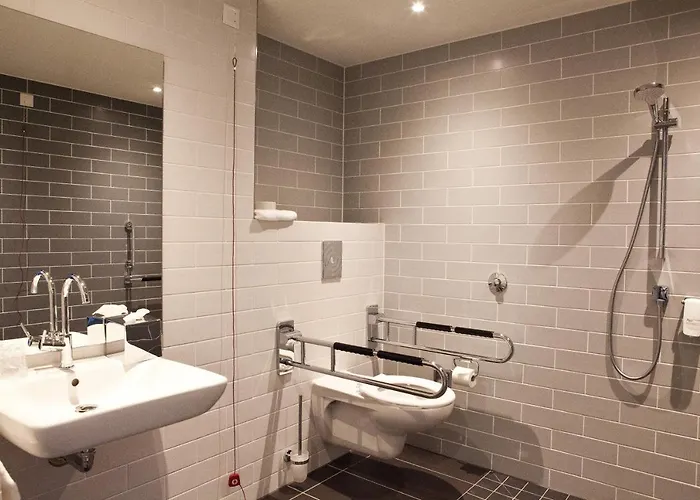 Express - By Ihg Otel 3*