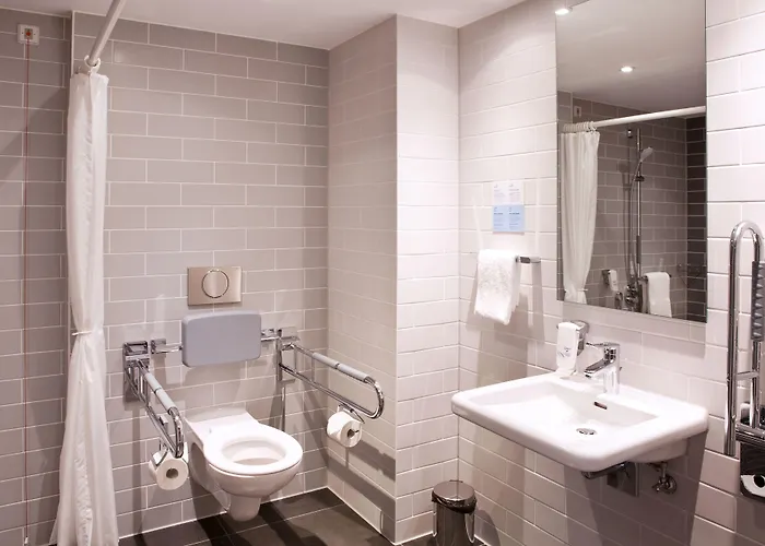 Express - By Ihg Otel 3*